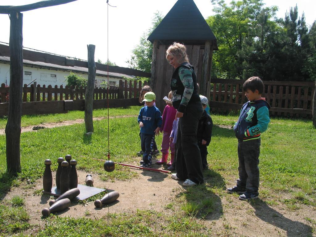 Zoopark Zelcin Villa Mělník Kültér fotó