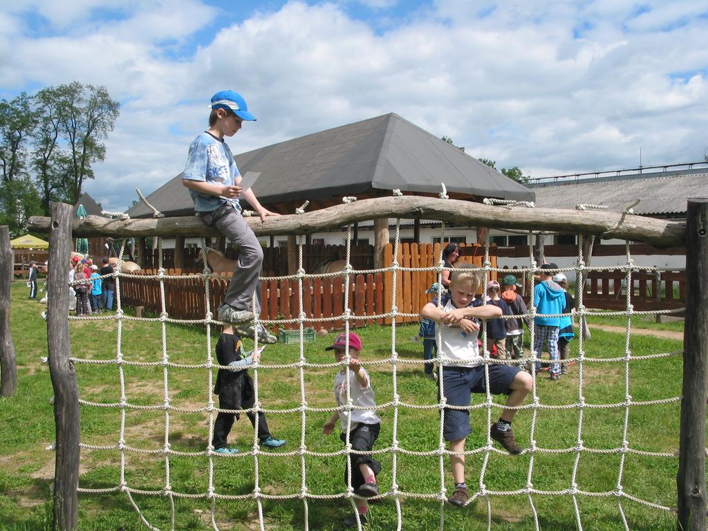 Zoopark Zelcin Villa Mělník Kültér fotó