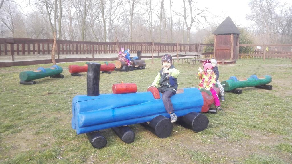 Zoopark Zelcin Villa Mělník Kültér fotó