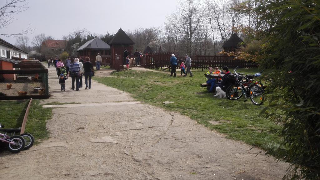 Zoopark Zelcin Villa Mělník Kültér fotó