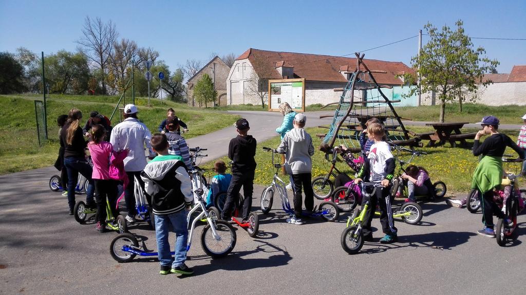 Zoopark Zelcin Villa Mělník Kültér fotó