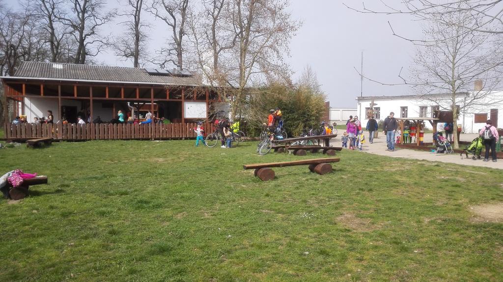 Zoopark Zelcin Villa Mělník Kültér fotó