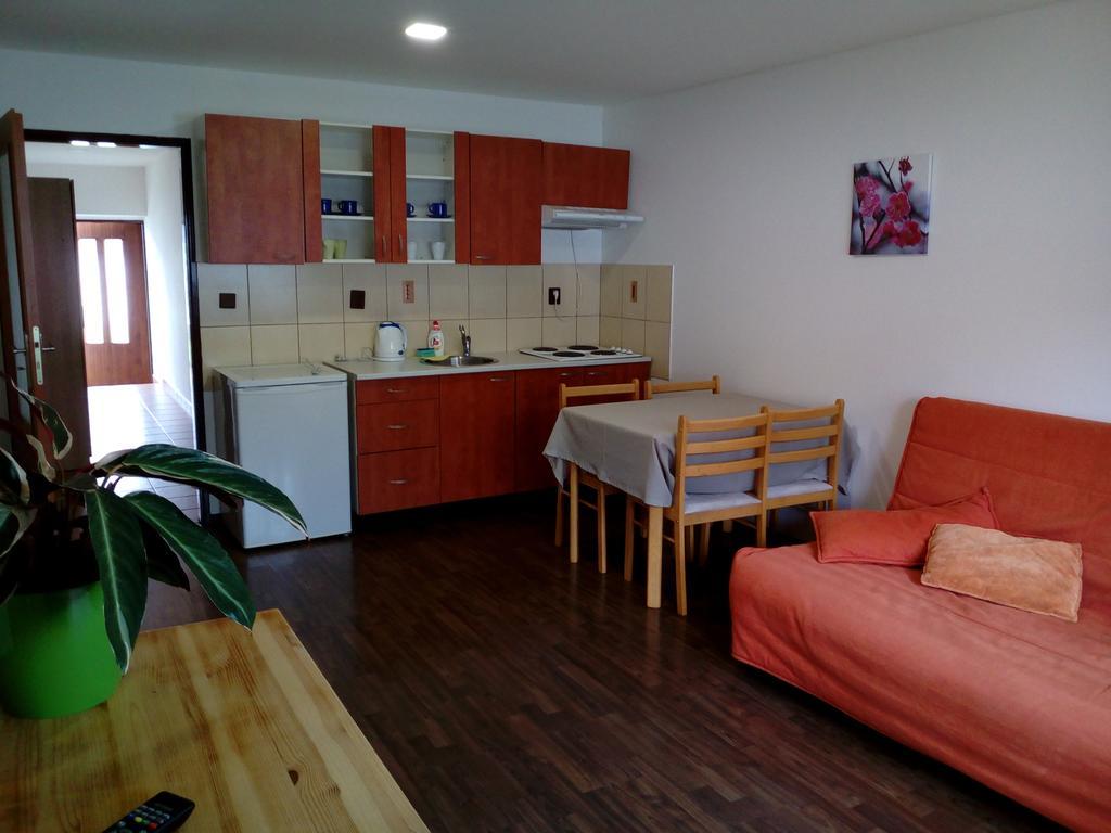 Zoopark Zelcin Villa Mělník Kültér fotó